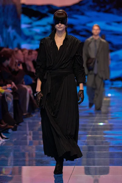 Look 10
